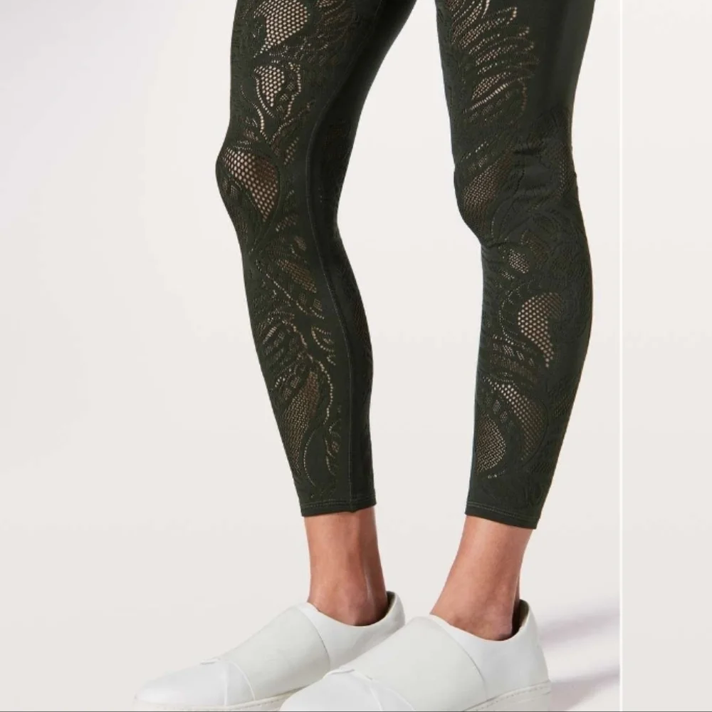 Lululemon Reveal Tight Green Hi-Rise Full Leg Evergreen Lattice Paisley 28